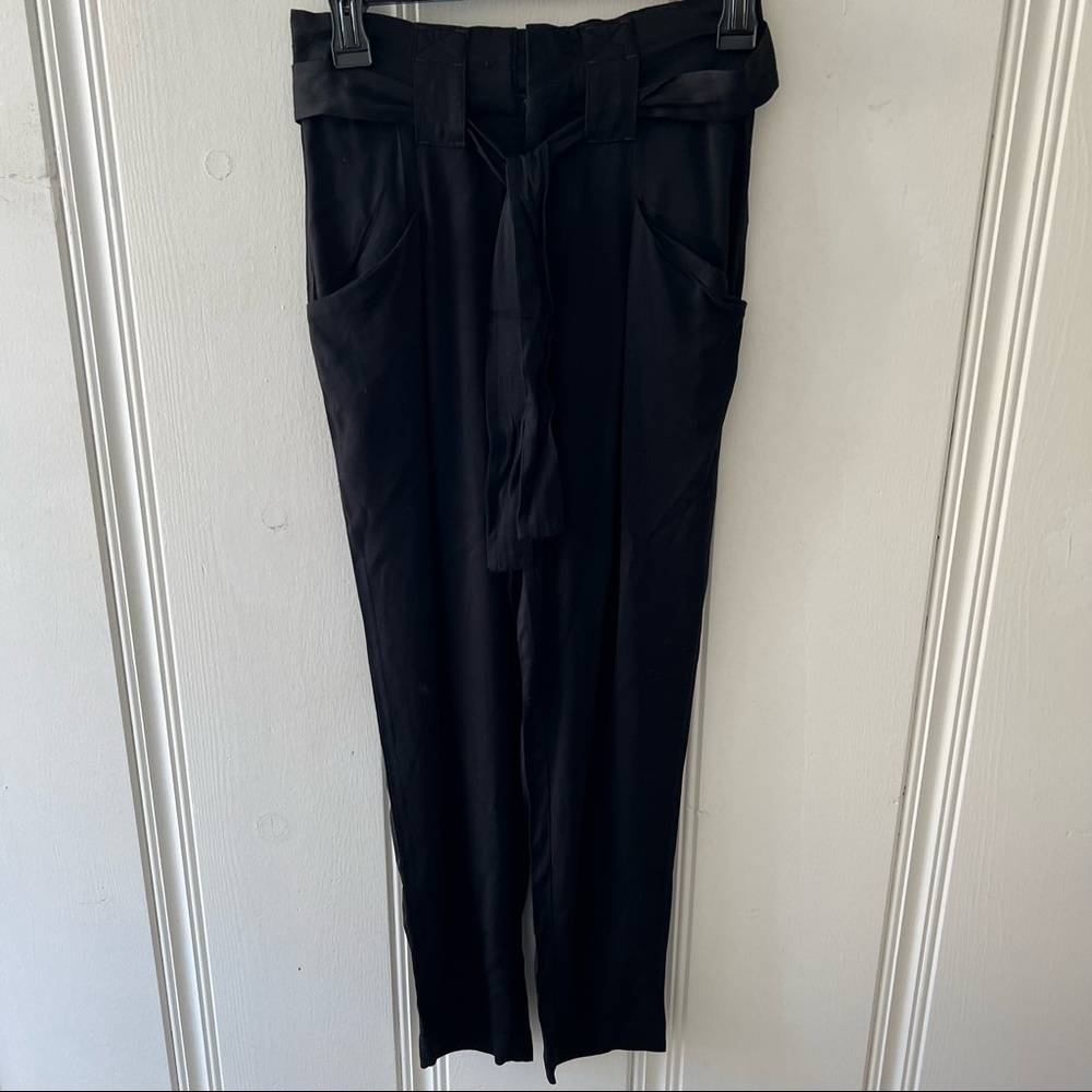 Guess Black Skinny Highwaisted Paperbag Waist Dress Pants Slacks Size 0 NWT